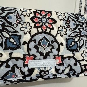 Vera Bradley Black and White Crossbody Bag with Elegant Design